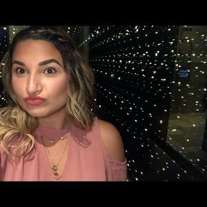 Meet your Posher, Danielle